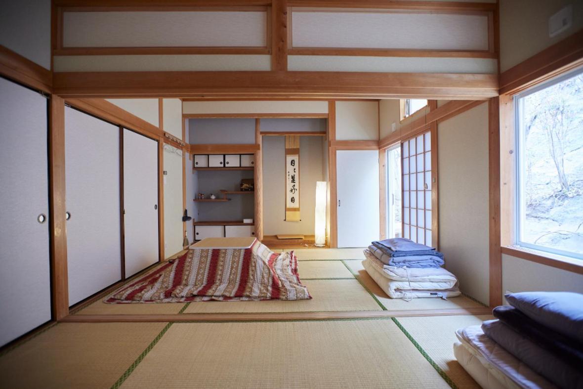 Bed and Breakfast Tsushima White House Esterno foto